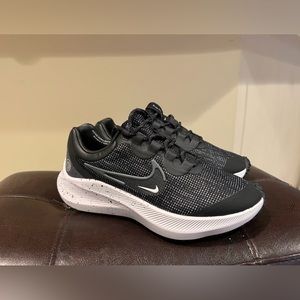 NEW! Nike Zoom Winflo 8 Shield